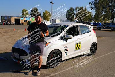 media/Oct-29-2022-CalClub SCCA (Sat) [[e05833b2e9]]/Around the Pits/